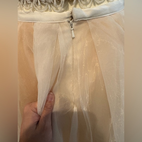 NWOT! Beaded 2-Piece Tulle ball gown wedding dress! - Picture 9 of 16